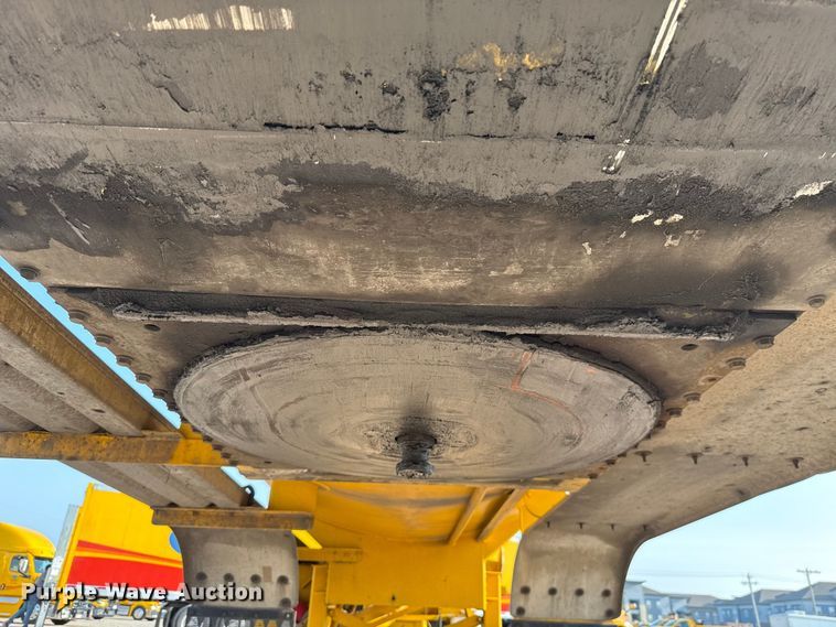 image for item EU2028 2006 Beall BAST-96-3-SB tank trailer