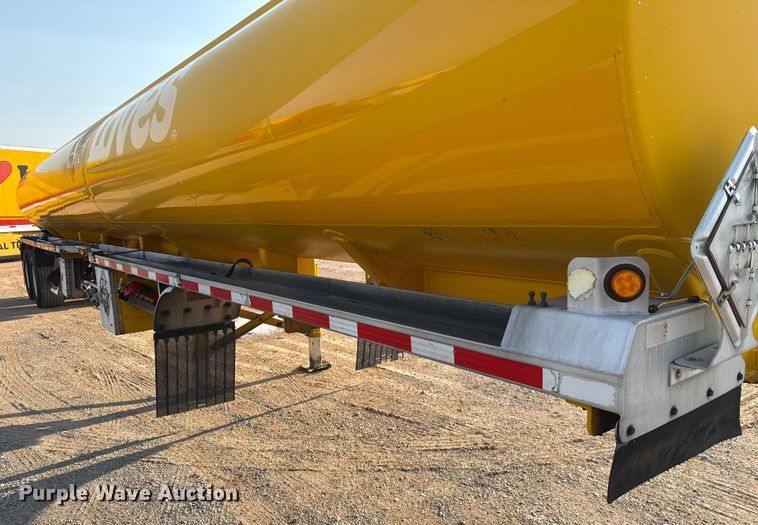 image for item EU2028 2006 Beall BAST-96-3-SB tank trailer