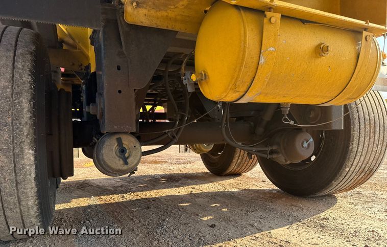 image for item EU2028 2006 Beall BAST-96-3-SB tank trailer