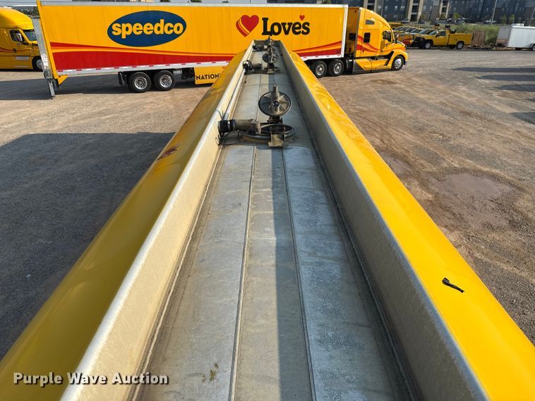 image for item EU2028 2006 Beall BAST-96-3-SB tank trailer