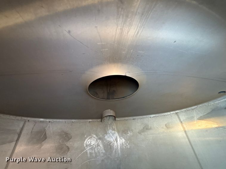 image for item EU2028 2006 Beall BAST-96-3-SB tank trailer