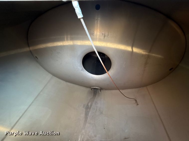 image for item EU2028 2006 Beall BAST-96-3-SB tank trailer