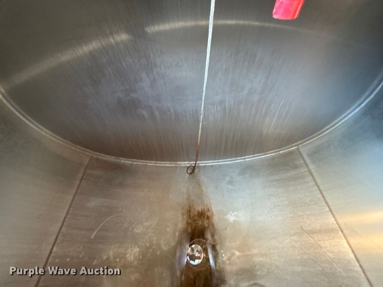 image for item EU2028 2006 Beall BAST-96-3-SB tank trailer