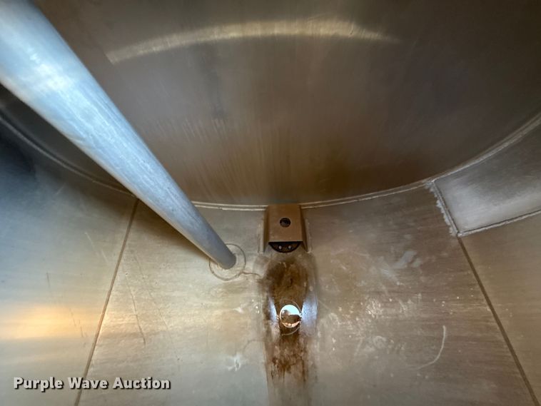 image for item EU2028 2006 Beall BAST-96-3-SB tank trailer