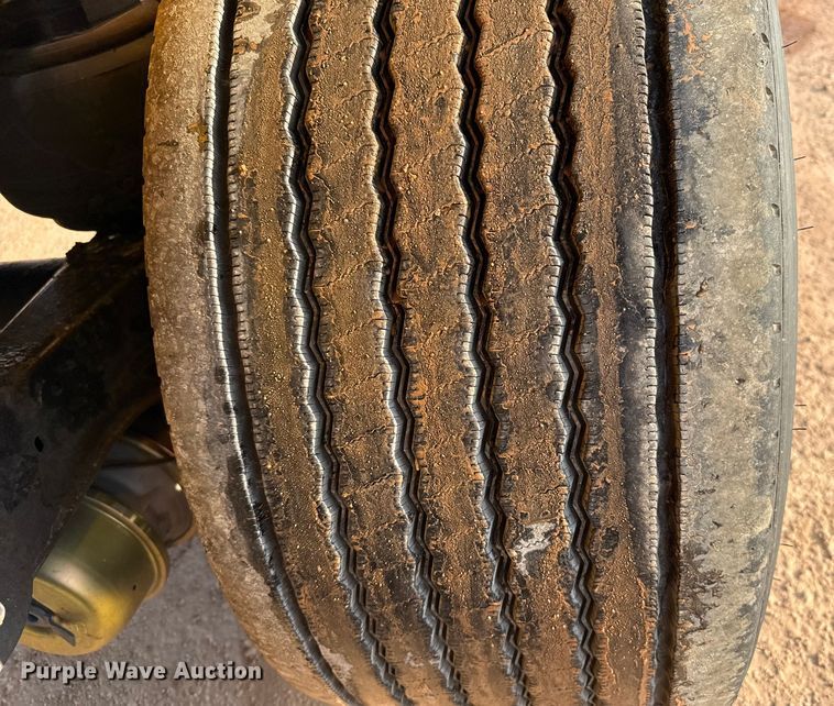 image for item EU2028 2006 Beall BAST-96-3-SB tank trailer