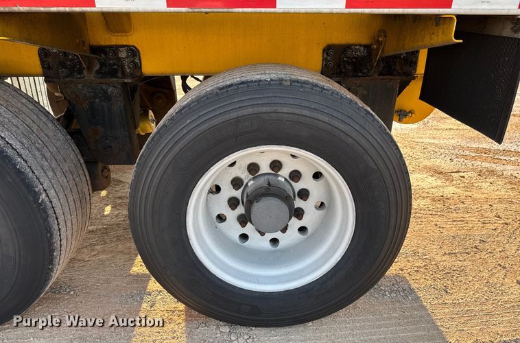 image for item EU2028 2006 Beall BAST-96-3-SB tank trailer