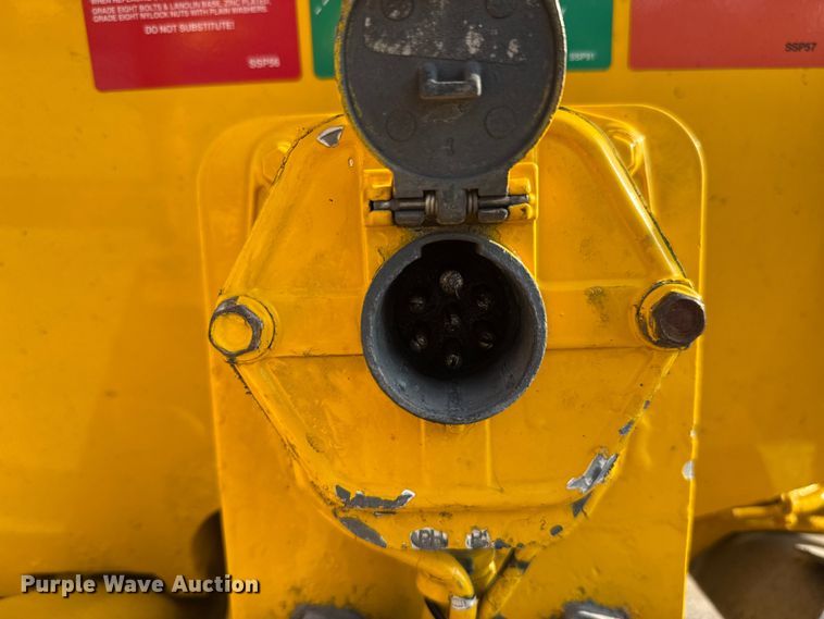 image for item EU2029 2004 Beall BAST-96-3-SB tank trailer