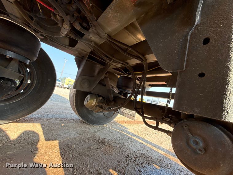 image for item EU2029 2004 Beall BAST-96-3-SB tank trailer