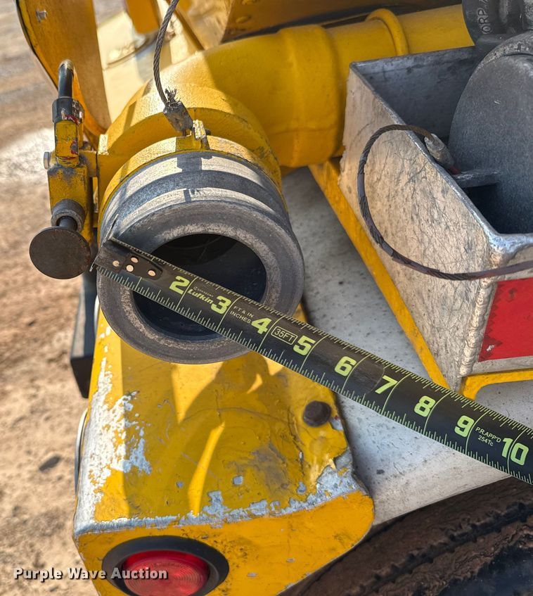 image for item EU2029 2004 Beall BAST-96-3-SB tank trailer