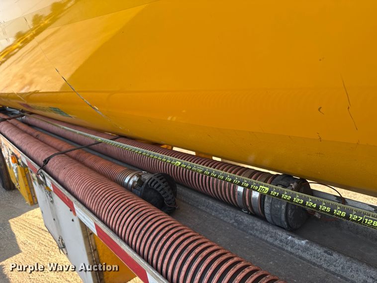 image for item EU2029 2004 Beall BAST-96-3-SB tank trailer