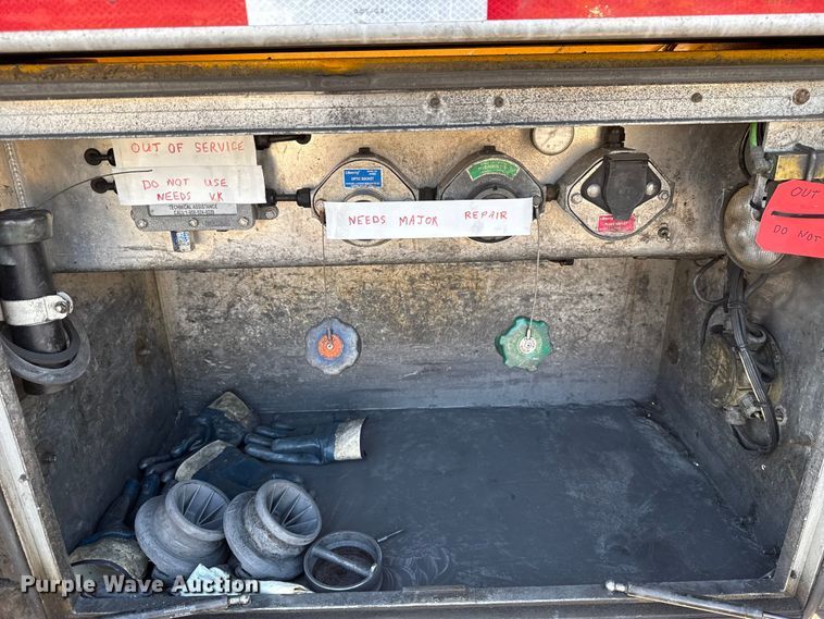 image for item EU2029 2004 Beall BAST-96-3-SB tank trailer