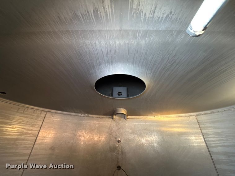 image for item EU2029 2004 Beall BAST-96-3-SB tank trailer