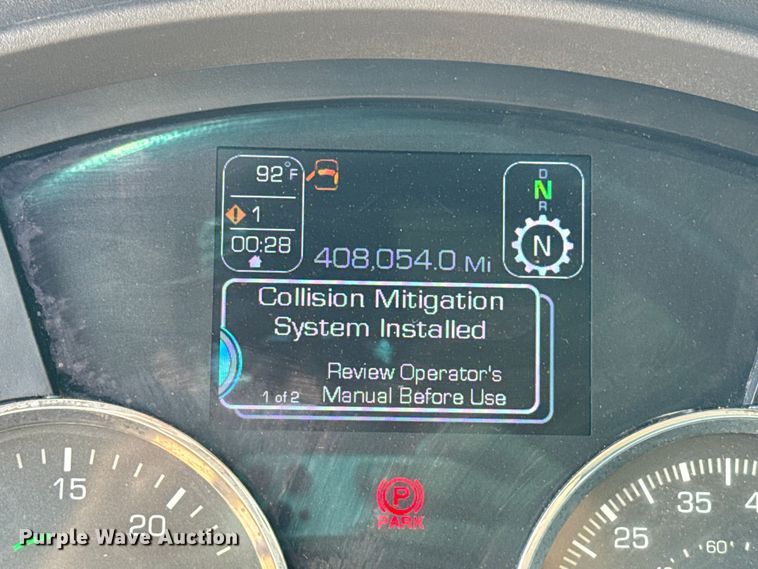 image for item EU2039 2022 Kenworth T680 semi truck