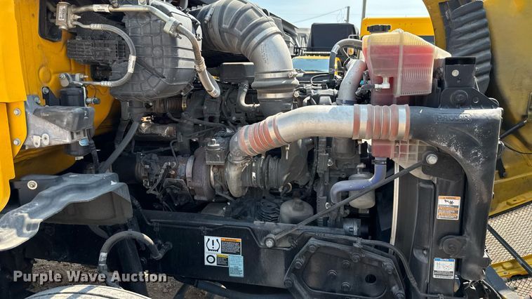 image for item EU2039 2022 Kenworth T680 semi truck