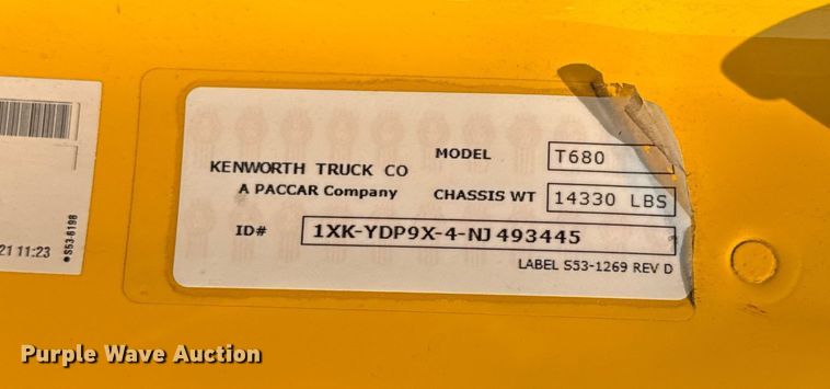 image for item EU2039 2022 Kenworth T680 semi truck