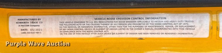 image for item EU2039 2022 Kenworth T680 semi truck