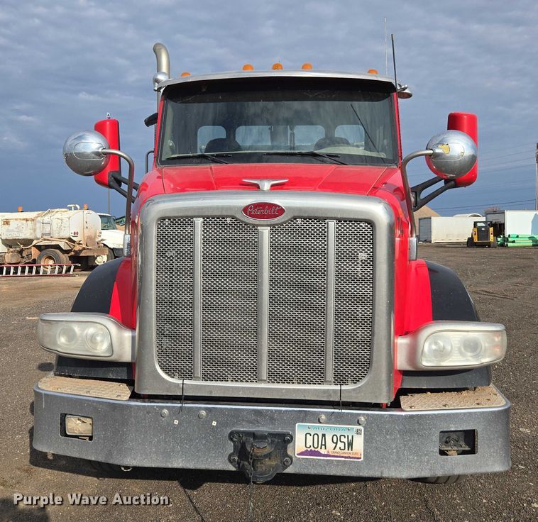 image for item FB9430 2014 Peterbilt 567 semi truck
