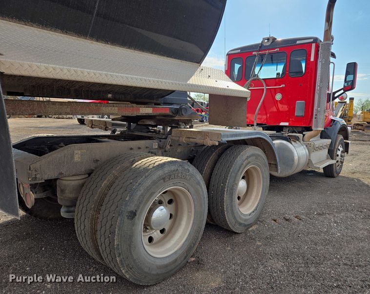 image for item FB9430 2014 Peterbilt 567 semi truck