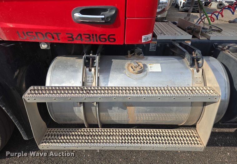 image for item FB9430 2014 Peterbilt 567 semi truck