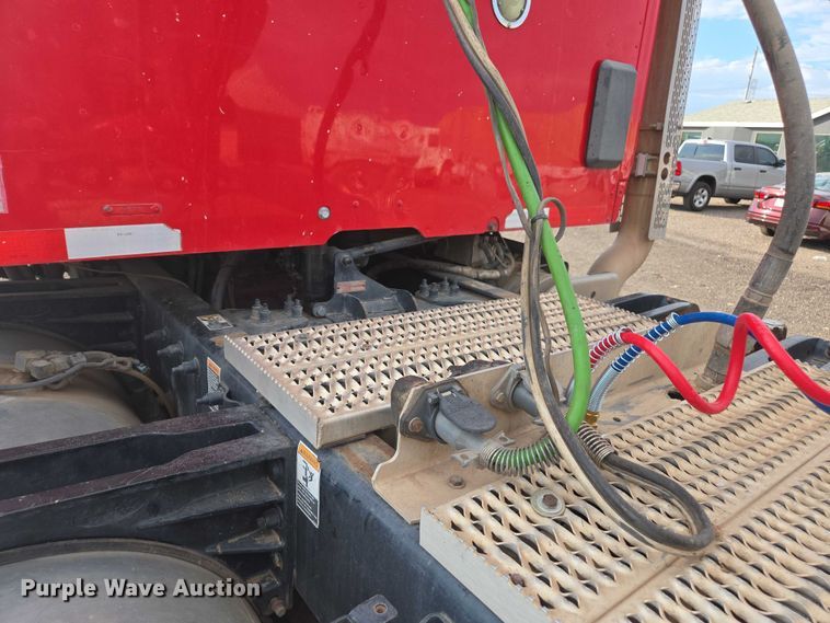 image for item FB9430 2014 Peterbilt 567 semi truck