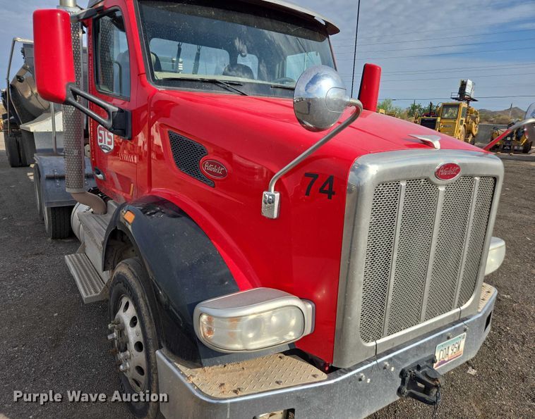 image for item FB9430 2014 Peterbilt 567 semi truck