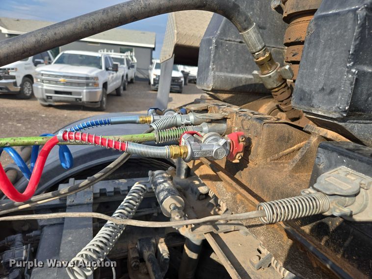 image for item FB9430 2014 Peterbilt 567 semi truck