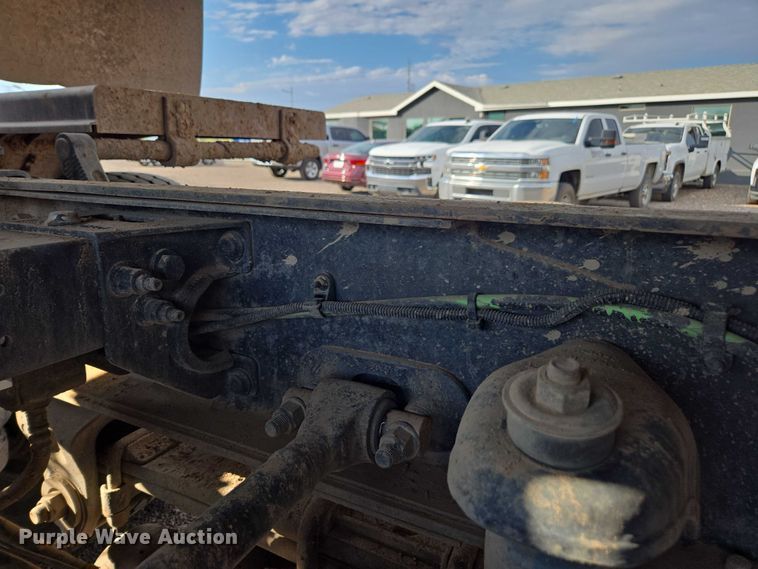 image for item FB9430 2014 Peterbilt 567 semi truck