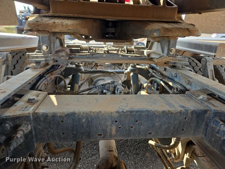 image for item FB9430 2014 Peterbilt 567 semi truck