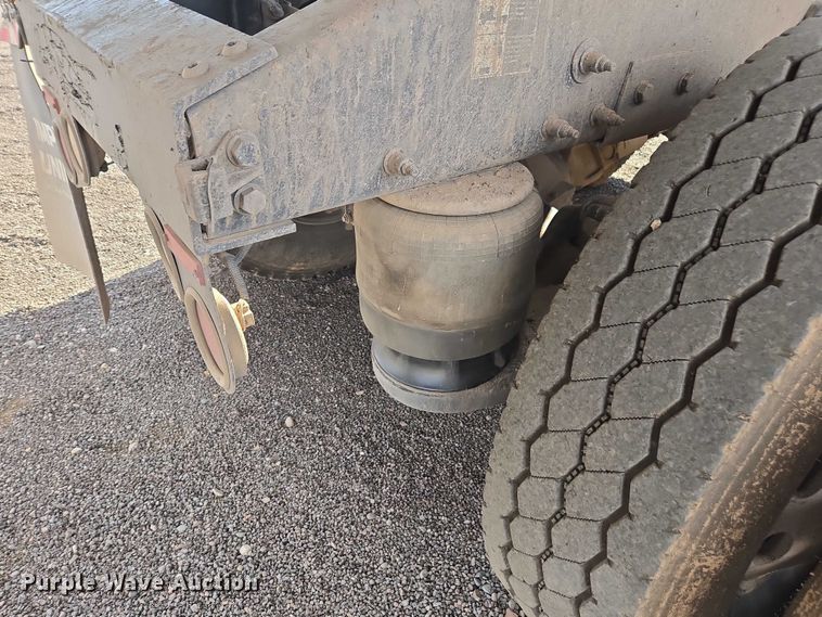 image for item FB9430 2014 Peterbilt 567 semi truck