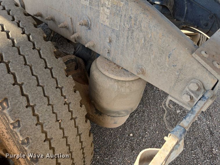 image for item FB9430 2014 Peterbilt 567 semi truck