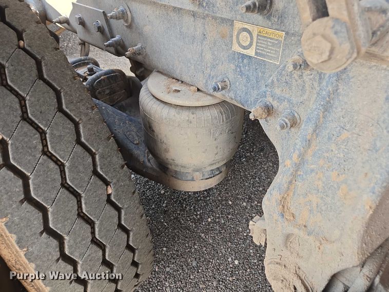 image for item FB9430 2014 Peterbilt 567 semi truck