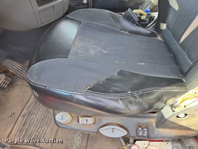 image for item FB9430 2014 Peterbilt 567 semi truck