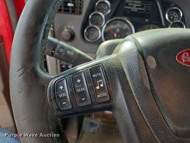 image for item FB9430 2014 Peterbilt 567 semi truck