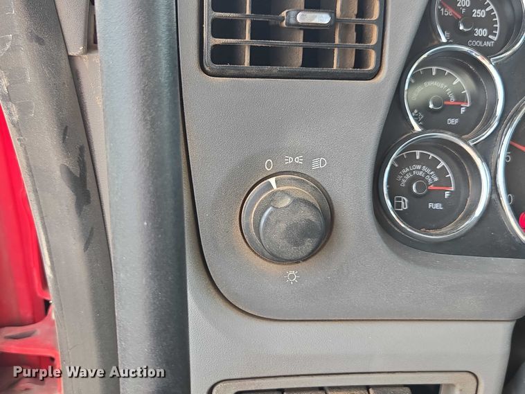 image for item FB9430 2014 Peterbilt 567 semi truck