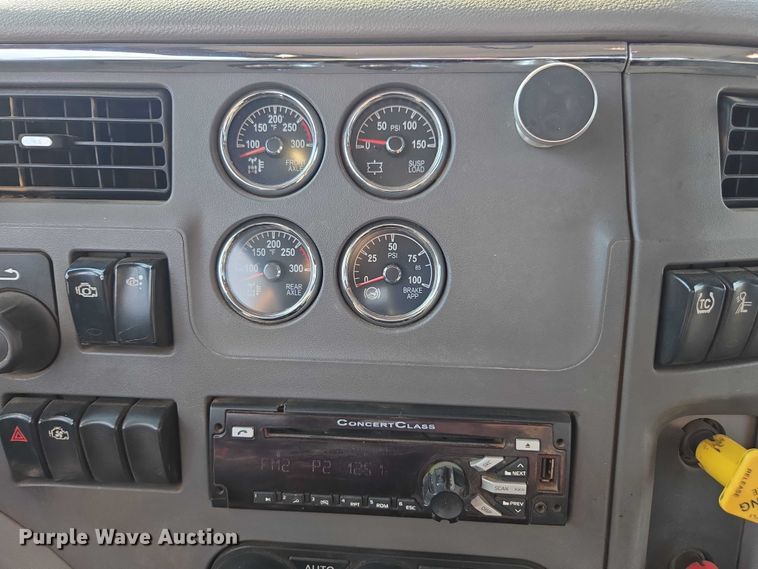 image for item FB9430 2014 Peterbilt 567 semi truck