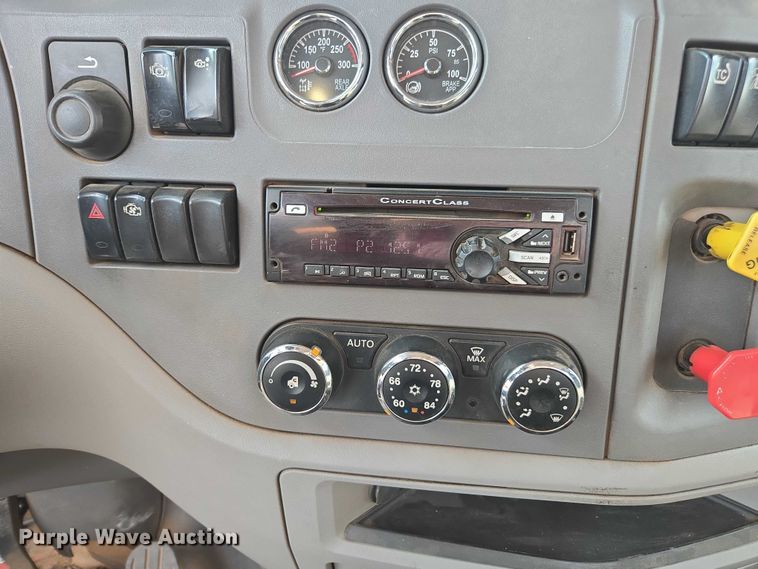 image for item FB9430 2014 Peterbilt 567 semi truck