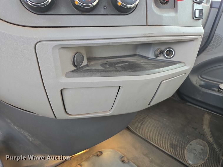 image for item FB9430 2014 Peterbilt 567 semi truck