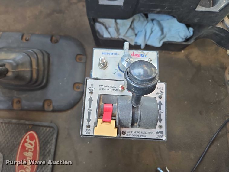 image for item FB9430 2014 Peterbilt 567 semi truck