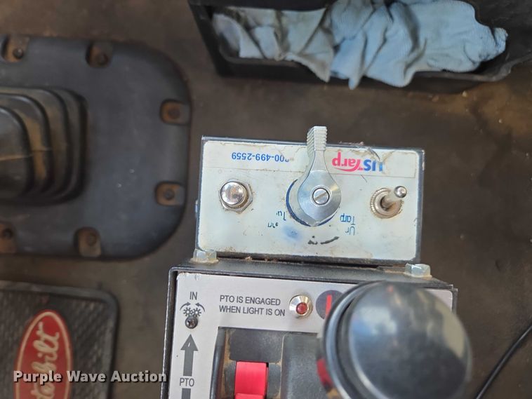 image for item FB9430 2014 Peterbilt 567 semi truck