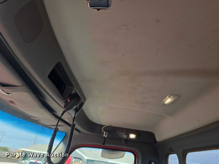 image for item FB9430 2014 Peterbilt 567 semi truck