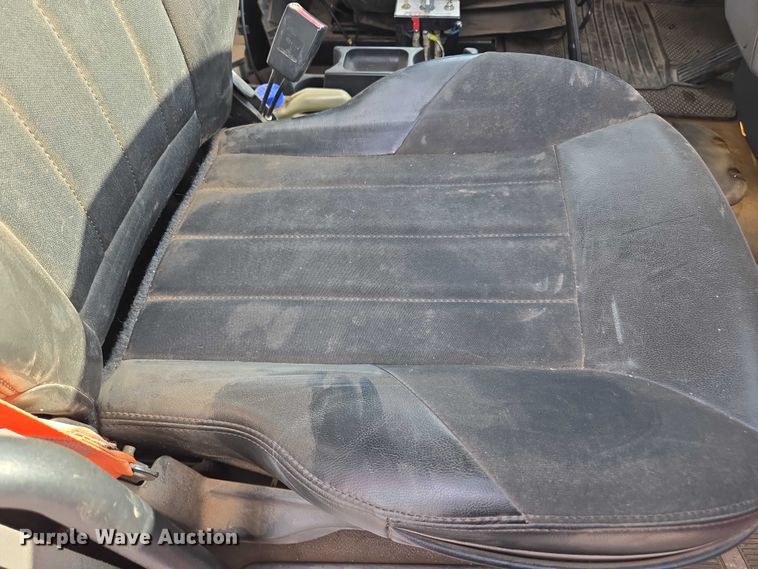 image for item FB9430 2014 Peterbilt 567 semi truck