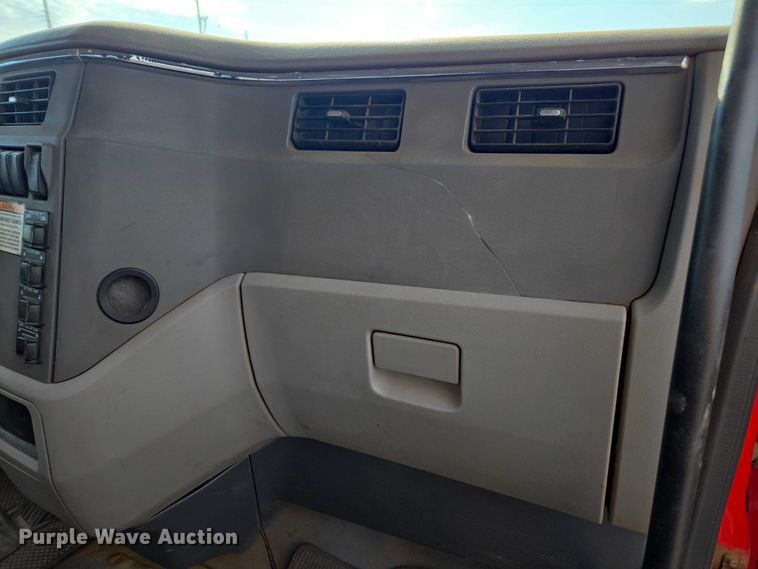 image for item FB9430 2014 Peterbilt 567 semi truck