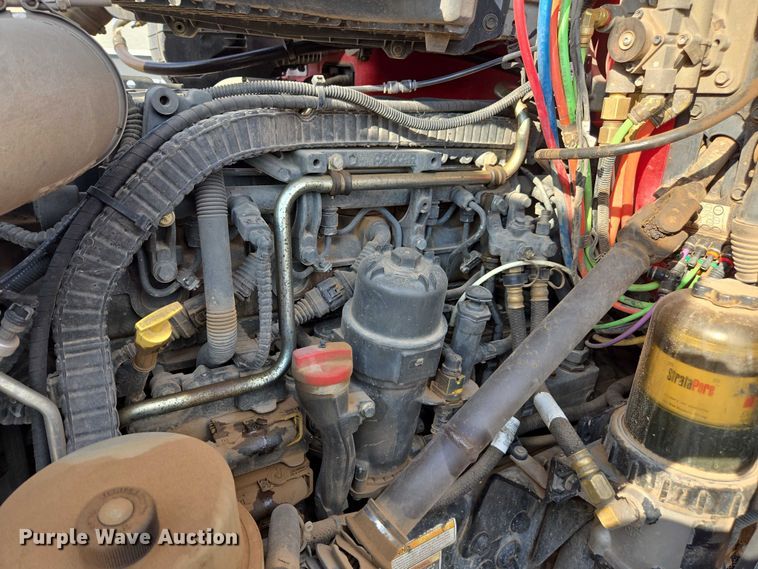 image for item FB9430 2014 Peterbilt 567 semi truck