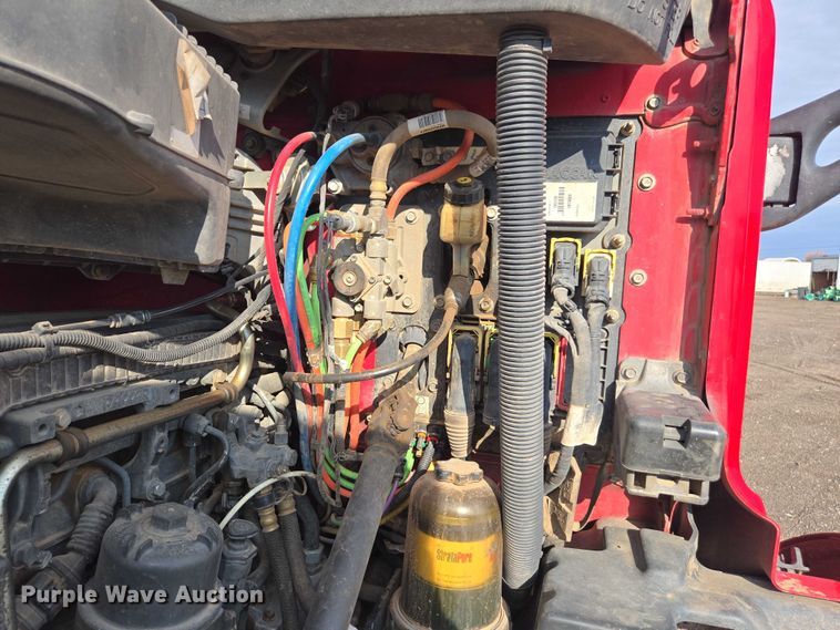 image for item FB9430 2014 Peterbilt 567 semi truck