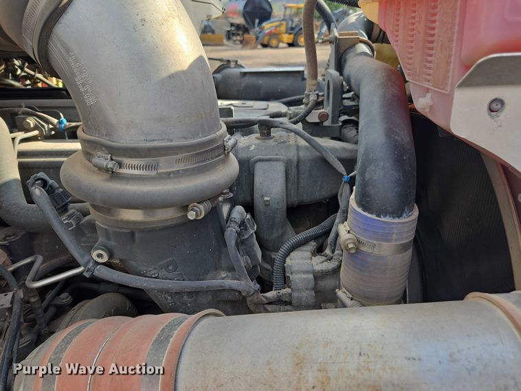 image for item FB9430 2014 Peterbilt 567 semi truck