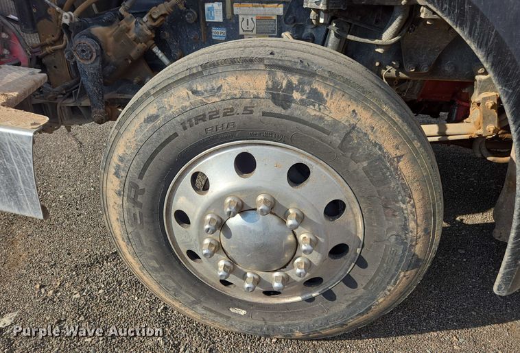 image for item FB9430 2014 Peterbilt 567 semi truck