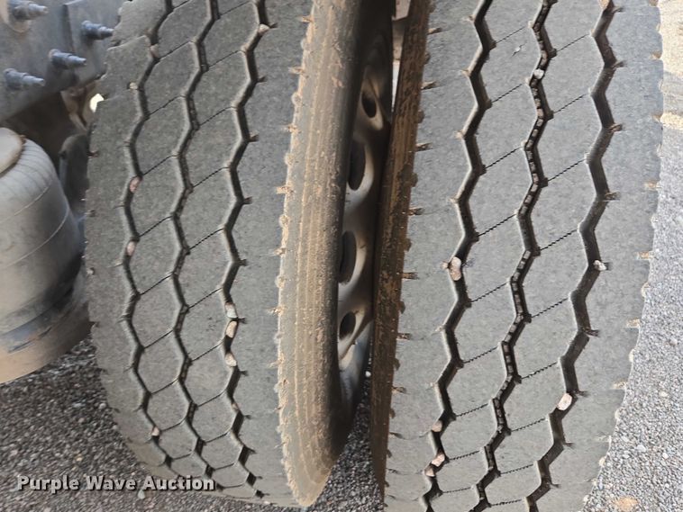 image for item FB9430 2014 Peterbilt 567 semi truck