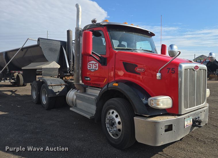 image for item FB9431 2015 Peterbilt 567 semi truck