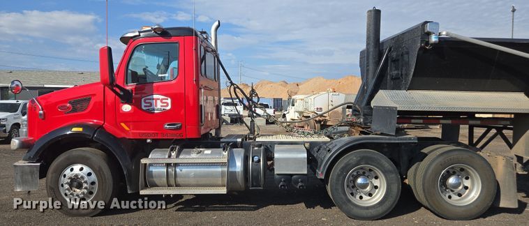 image for item FB9431 2015 Peterbilt 567 semi truck