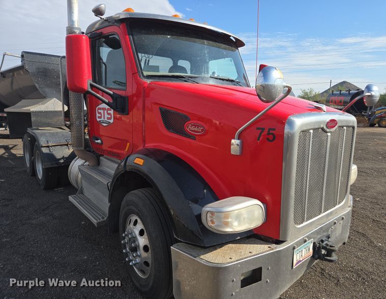 image for item FB9431 2015 Peterbilt 567 semi truck